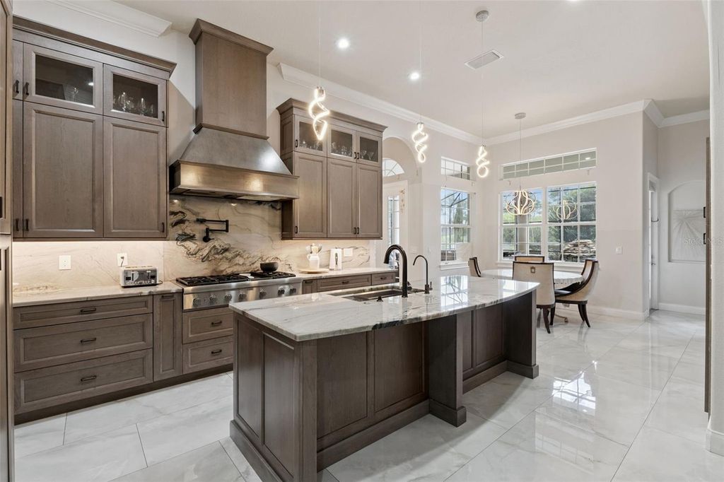 Image 7 of property listing at 11044 HAWKSHEAD COURT, Windermere, FL 34786