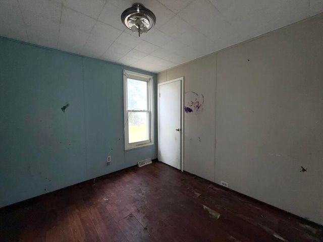 302 G Street, La Porte, IN 46350