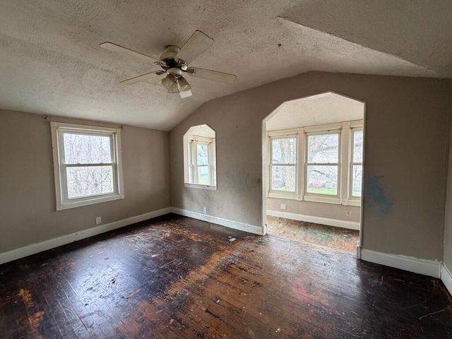 302 G Street, La Porte, IN 46350