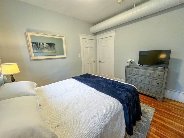 636 Washington St 1, Brookline, MA 02446