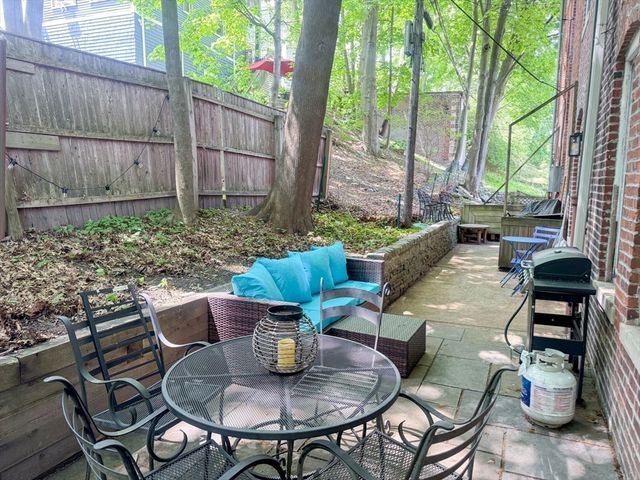 636 Washington St 1, Brookline, MA 02446