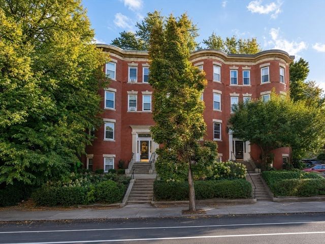 636 Washington St 1, Brookline, MA 02446