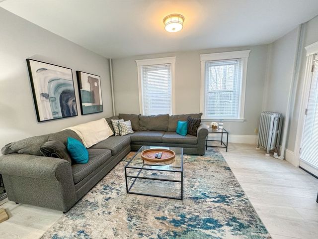 636 Washington St 1, Brookline, MA 02446