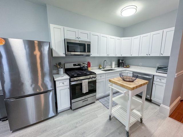 636 Washington St 1, Brookline, MA 02446