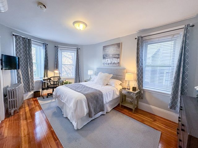 636 Washington St 1, Brookline, MA 02446