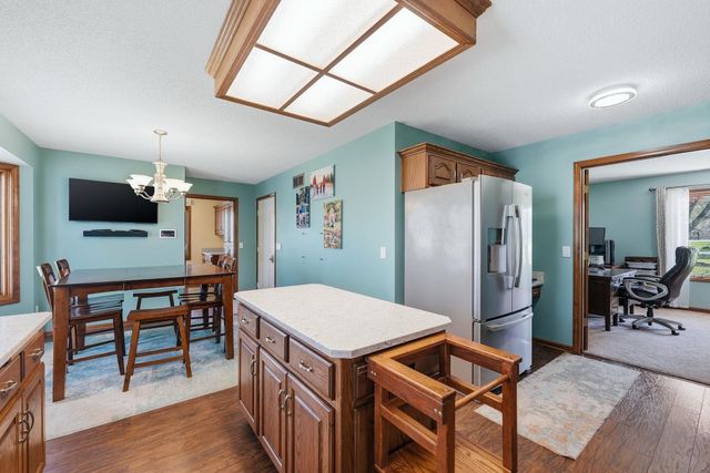 613 E Nokomis Drive, Syracuse, IN 46567