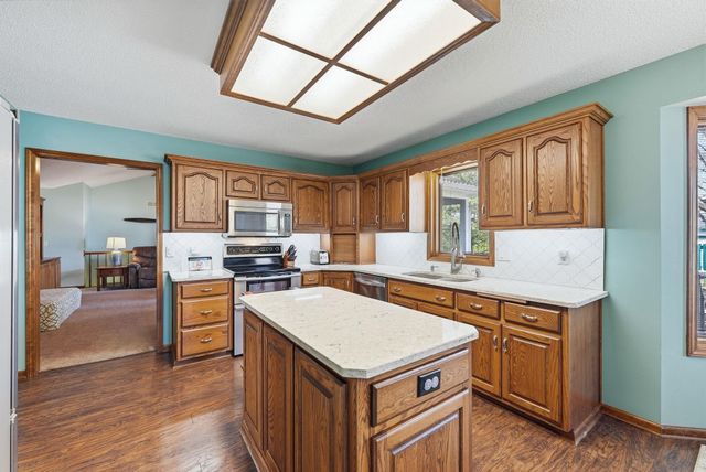 613 E Nokomis Drive, Syracuse, IN 46567