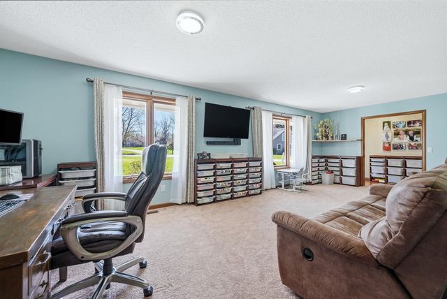 613 E Nokomis Drive, Syracuse, IN 46567
