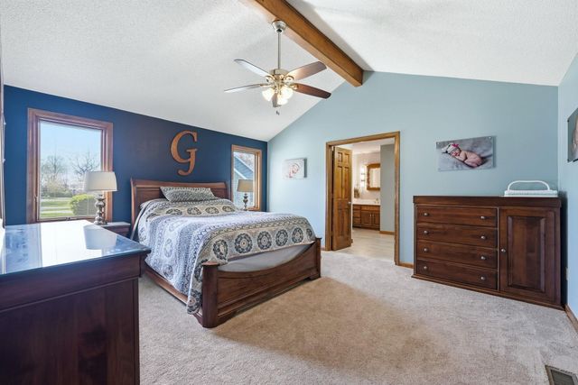 613 E Nokomis Drive, Syracuse, IN 46567