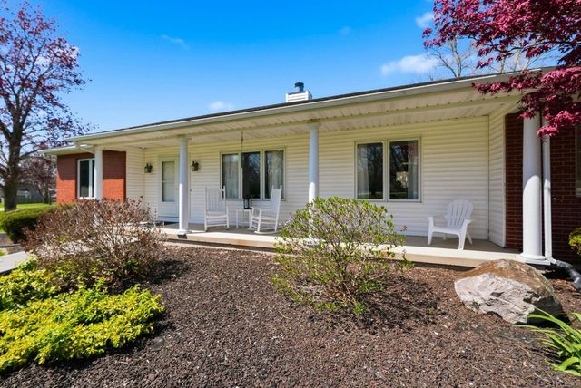 613 E Nokomis Drive, Syracuse, IN 46567