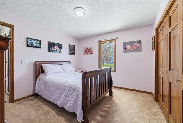 613 E Nokomis Drive, Syracuse, IN 46567