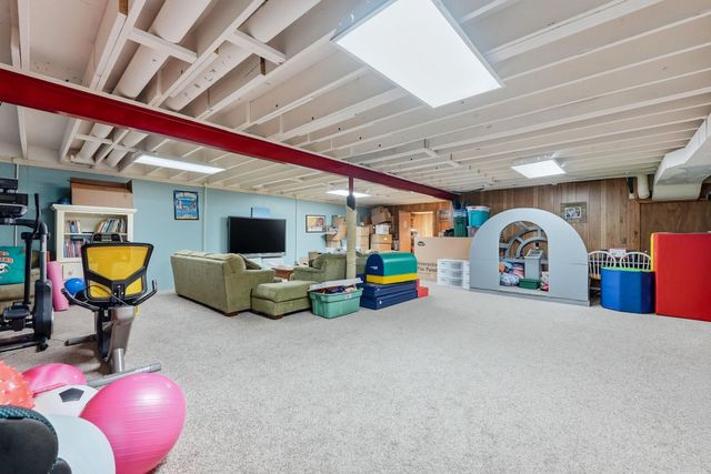 613 E Nokomis Drive, Syracuse, IN 46567
