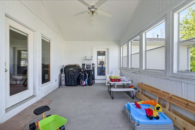 613 E Nokomis Drive, Syracuse, IN 46567