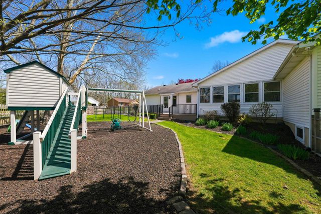 613 E Nokomis Drive, Syracuse, IN 46567