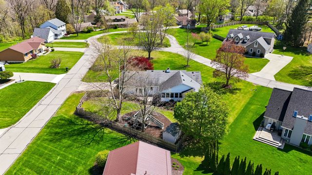 613 E Nokomis Drive, Syracuse, IN 46567