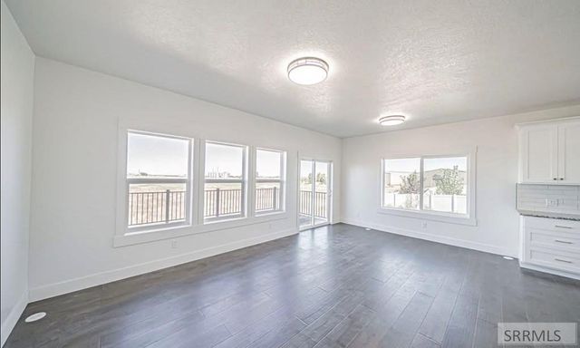 102 N Stocktrail Drive, Idaho Falls, ID 83401