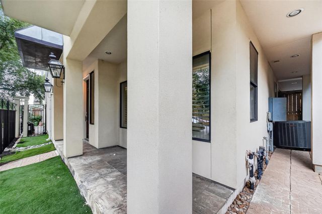 2034 Colquitt Street A, Houston, TX 77098