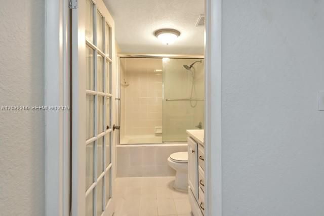 2735 W 52nd Street 402, Hialeah, FL 33016
