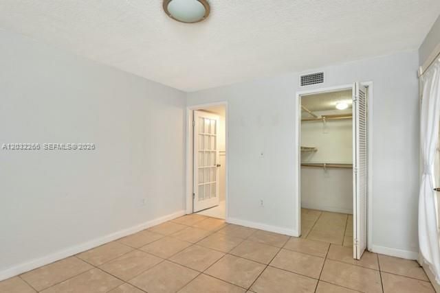 2735 W 52nd Street 402, Hialeah, FL 33016