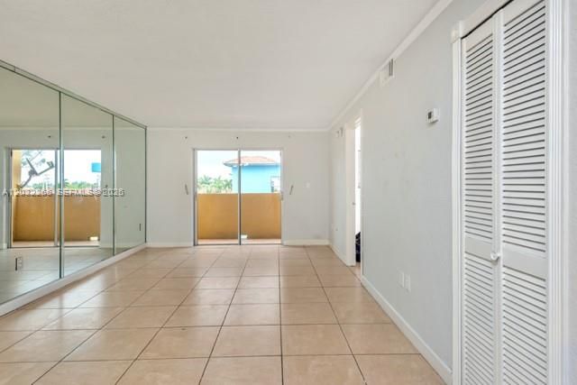 2735 W 52nd Street 402, Hialeah, FL 33016