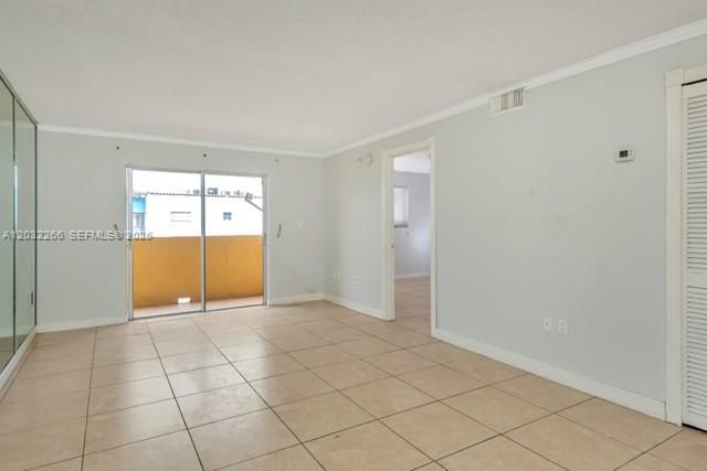 2735 W 52nd Street 402, Hialeah, FL 33016