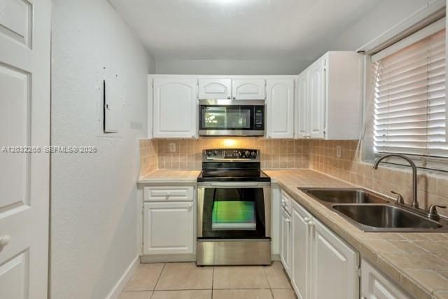 2735 W 52nd Street 402, Hialeah, FL 33016