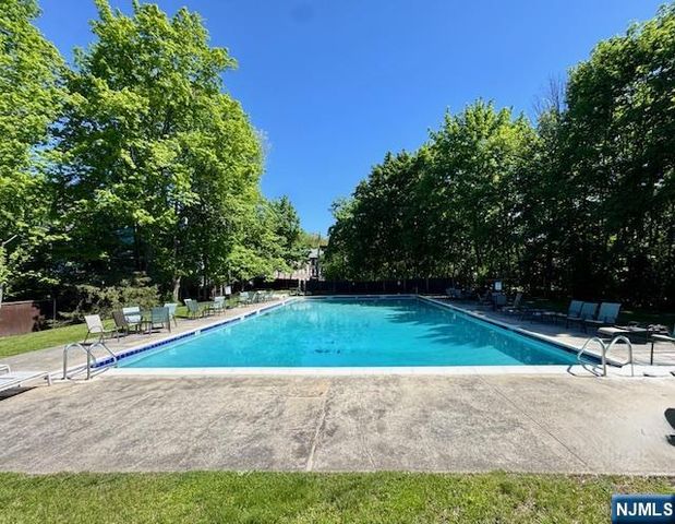 15B Brookside Heights 15B, Wanaque, NJ 07465
