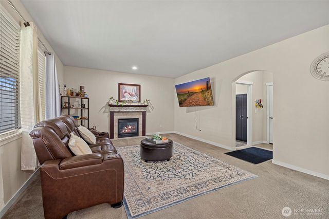 1712 Hillcrest Loop, Mount Vernon, WA 98274