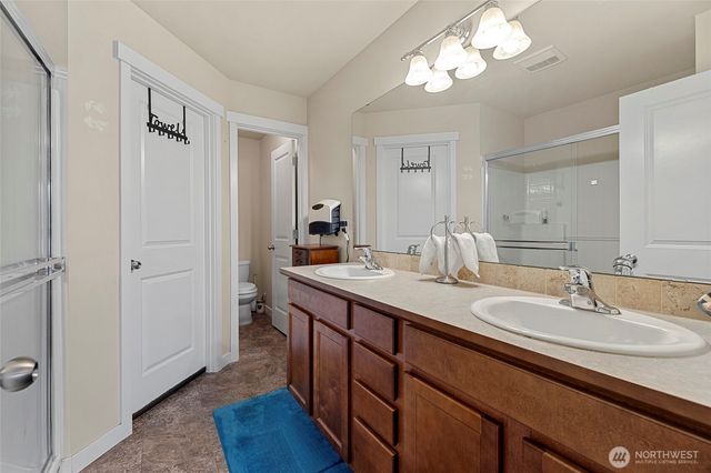 1712 Hillcrest Loop, Mount Vernon, WA 98274