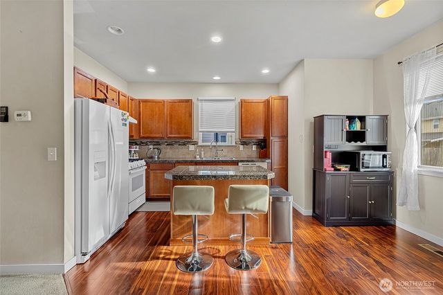 1712 Hillcrest Loop, Mount Vernon, WA 98274