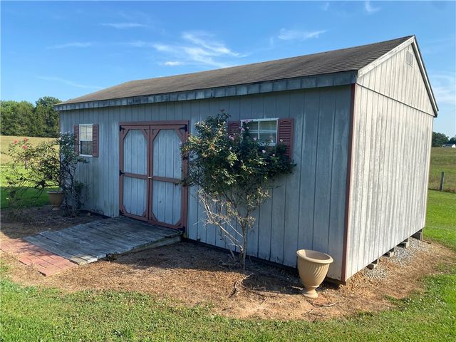 6979 Highway 28 Highway, Iva, SC 29655