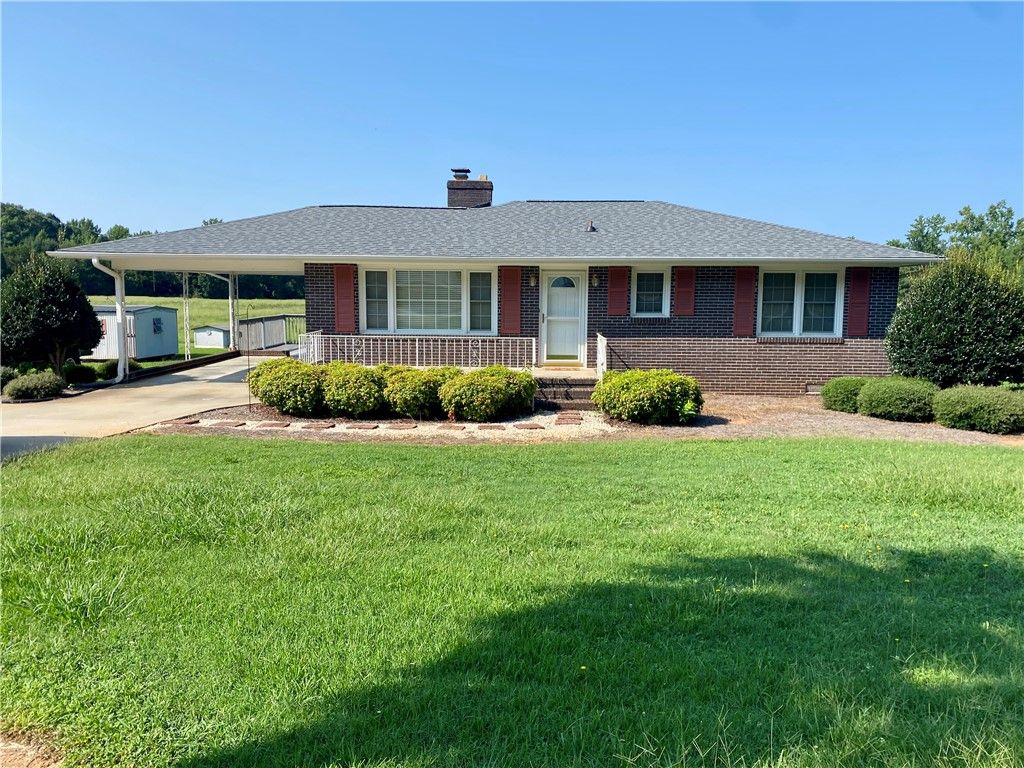 6979 Highway 28 Highway, Iva, SC 29655