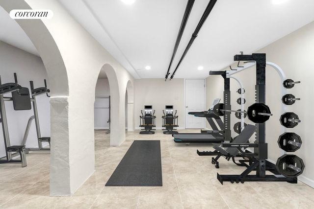 607 HALSEY Street, New York City, NY 11233
