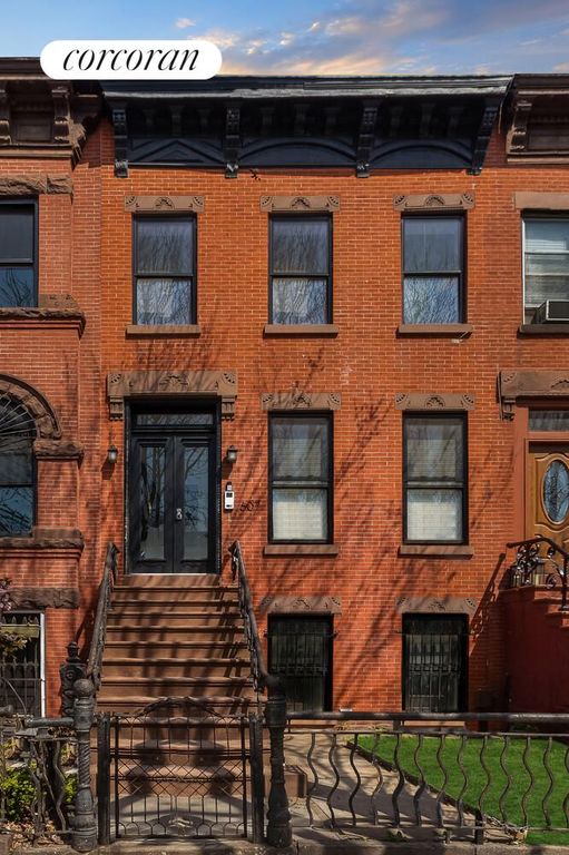 607 HALSEY Street, New York City, NY 11233