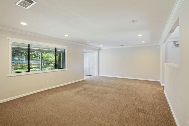 9109 Valley Dr, Stockton, CA 95212