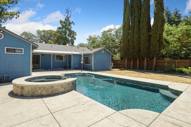 9109 Valley Dr, Stockton, CA 95212