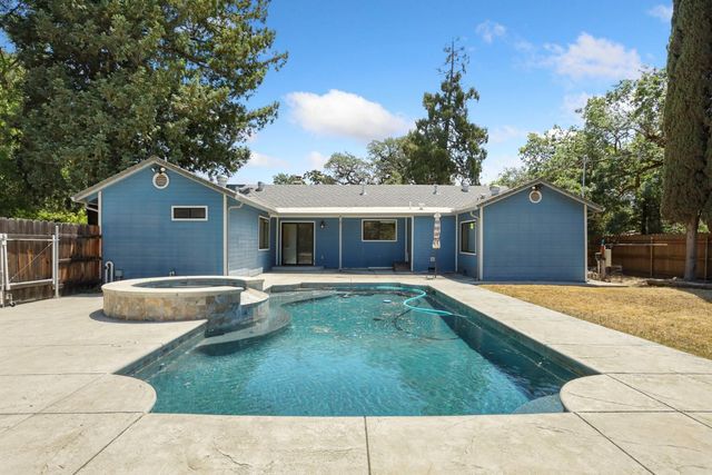 9109 Valley Dr, Stockton, CA 95212