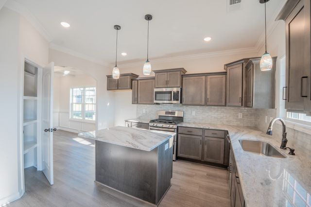 584 Summerfield, Clarksville, TN 37040