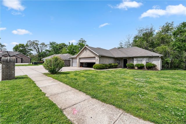 202 Hunter Allen, Springdale, AR 72764