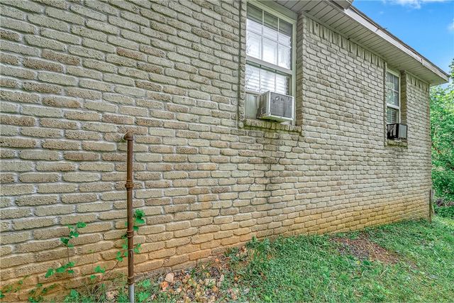 202 Hunter Allen, Springdale, AR 72764