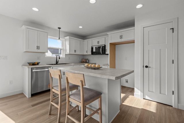 2051 RED FOX LANE, Kaukauna, WI 54130