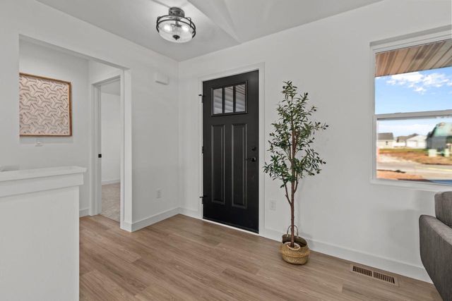 2051 RED FOX LANE, Kaukauna, WI 54130