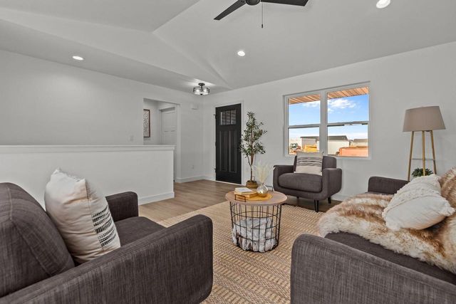 2051 RED FOX LANE, Kaukauna, WI 54130