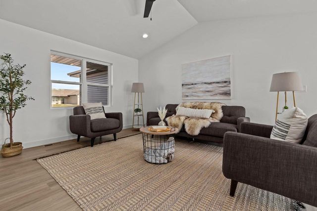 2051 RED FOX LANE, Kaukauna, WI 54130