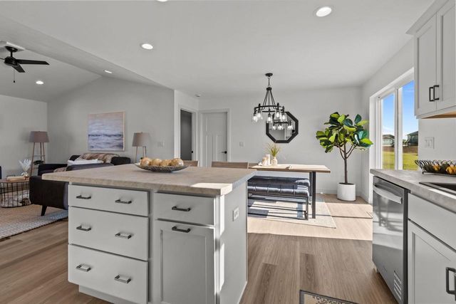 2051 RED FOX LANE, Kaukauna, WI 54130