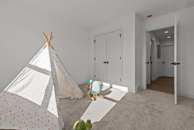 2051 RED FOX LANE, Kaukauna, WI 54130