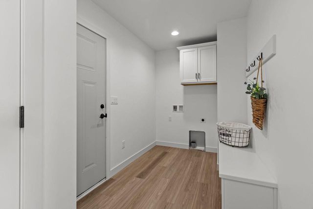 2051 RED FOX LANE, Kaukauna, WI 54130