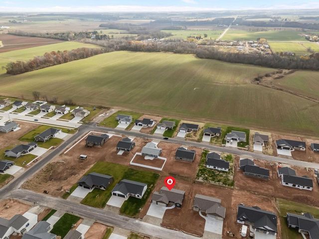 2051 RED FOX LANE, Kaukauna, WI 54130