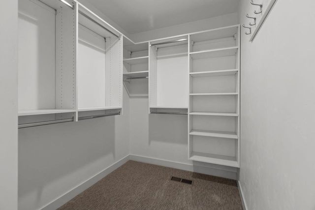 2051 RED FOX LANE, Kaukauna, WI 54130