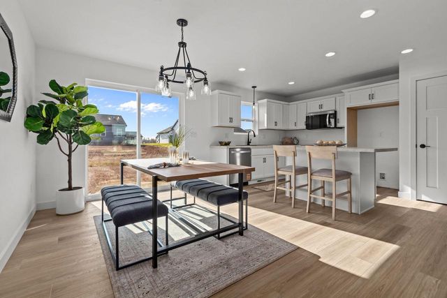 2051 RED FOX LANE, Kaukauna, WI 54130